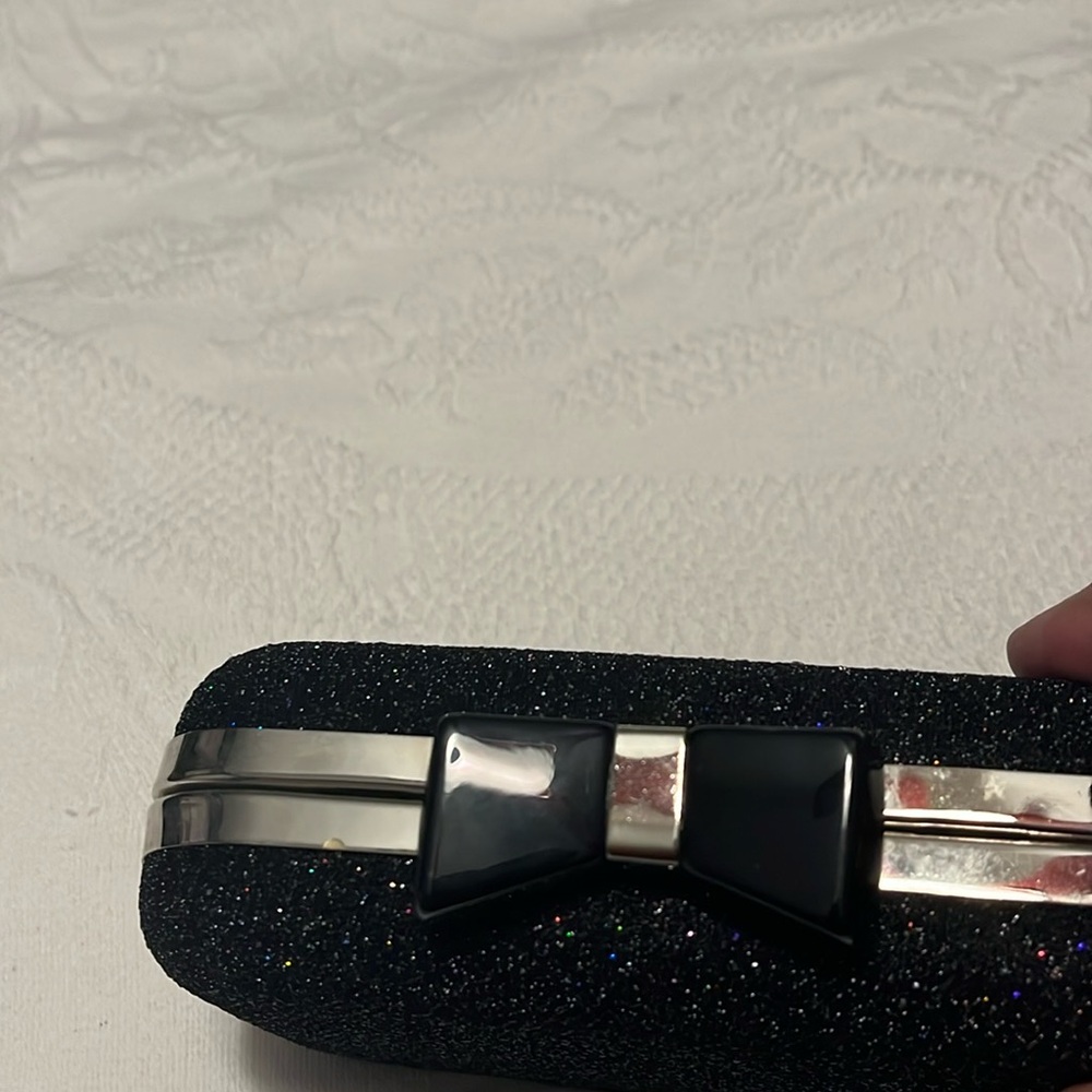Super cute black clutch with black bow clasp with chain for shoulder wear - Picture 2 of 6